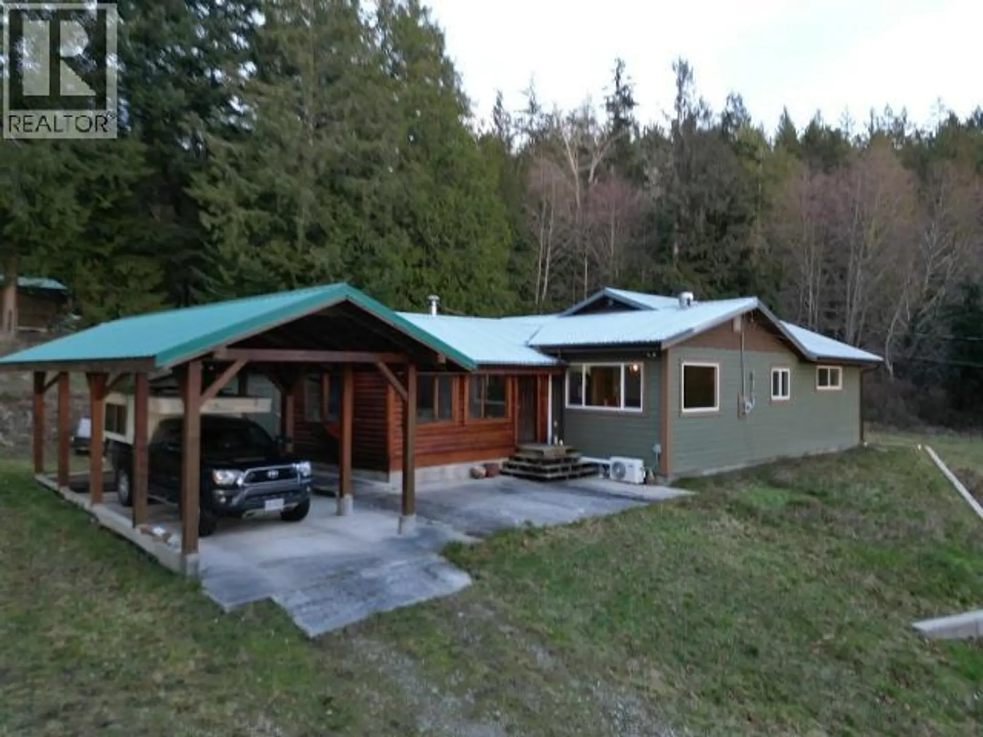 Property at 4002 HIGHWAY 101, Powell River, BC