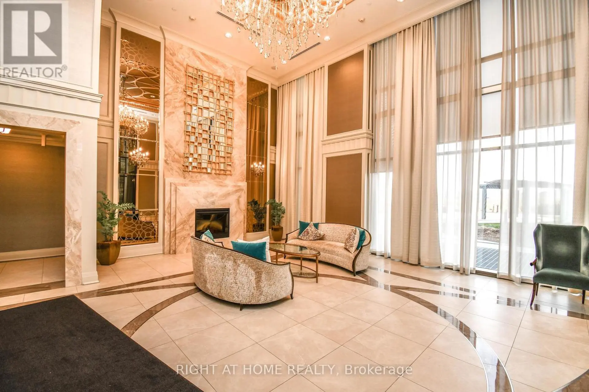 #811 9085 JANE STREET - Image 2