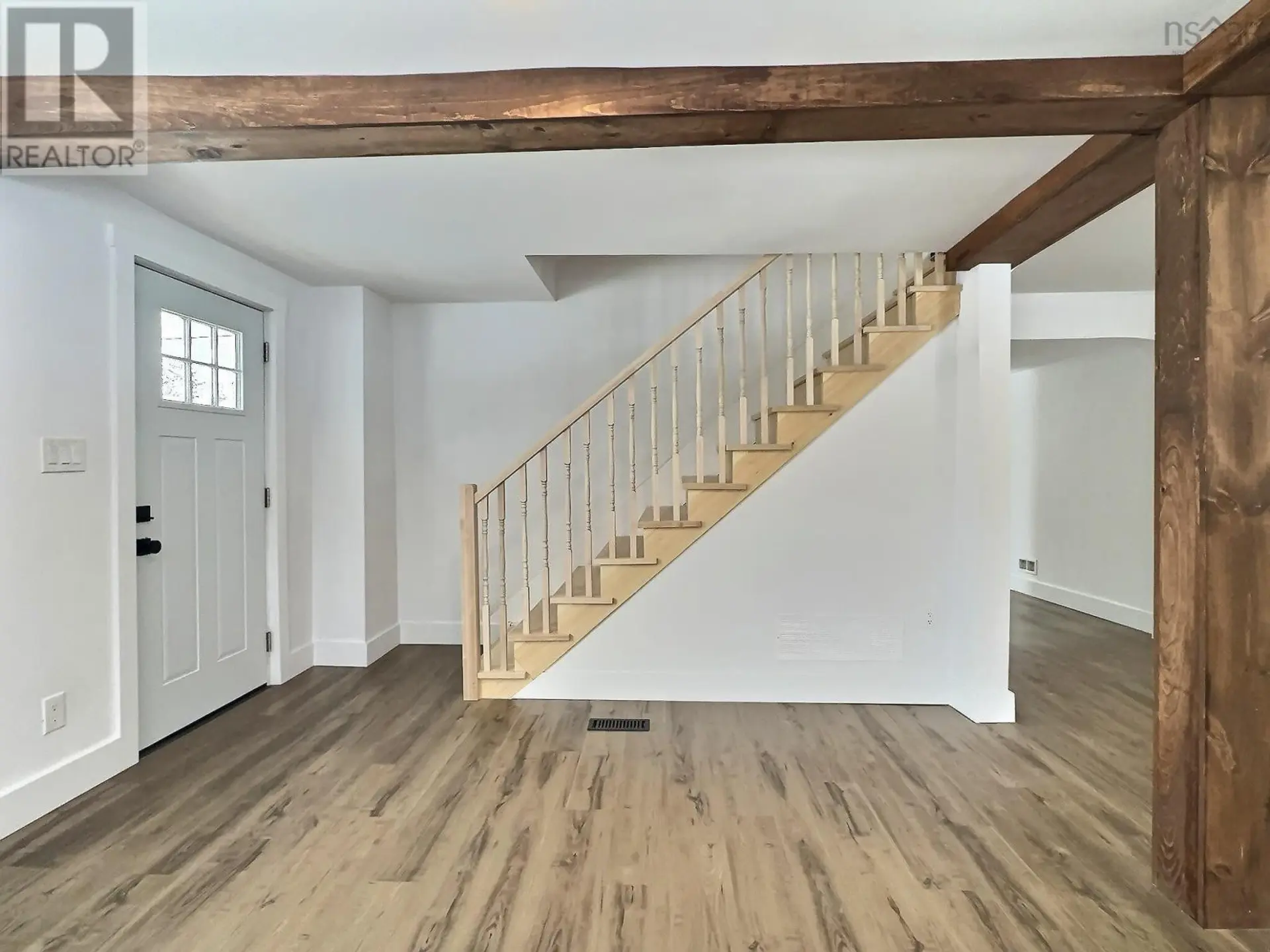 585 Plains Road - Image 11