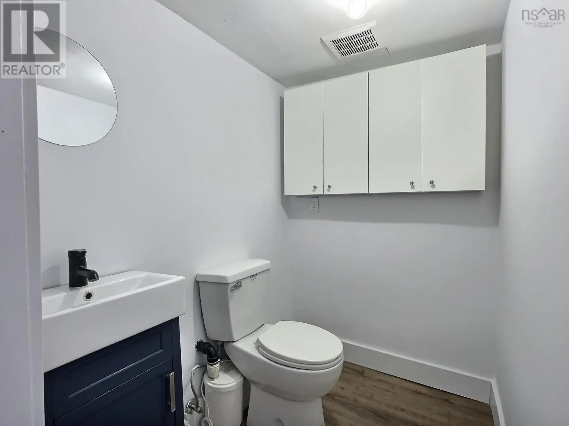 585 Plains Road - Image 15