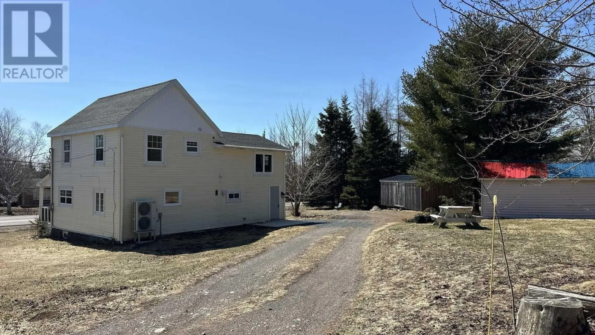 585 Plains Road - Image 20