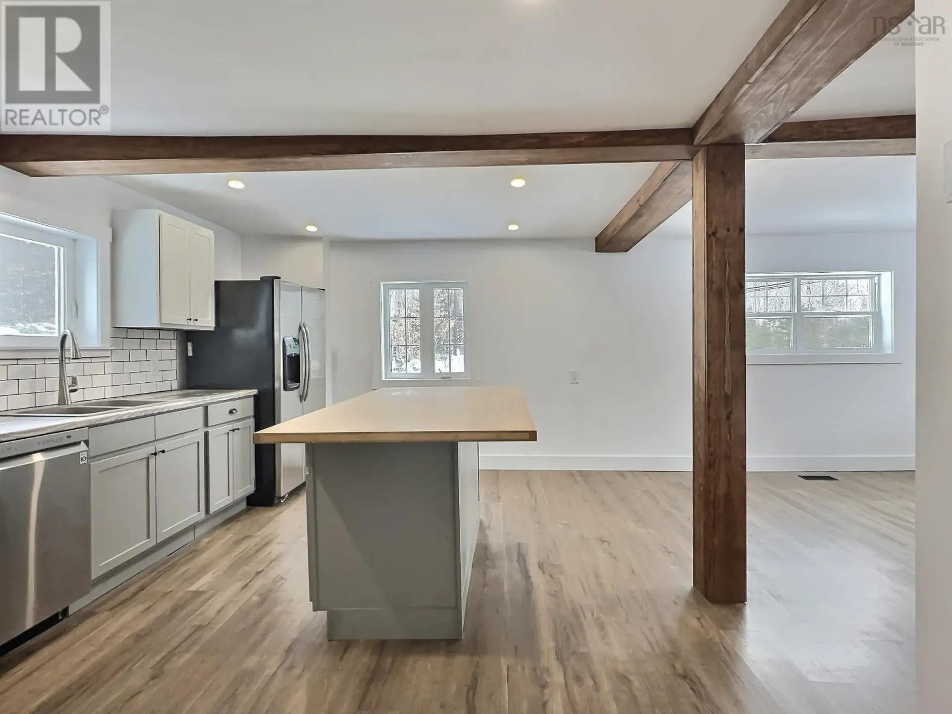 585 Plains Road - Image 2