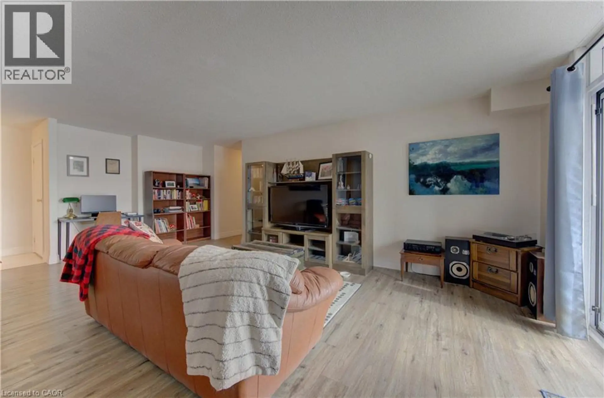 #214 185 KEHL Street - Image 6