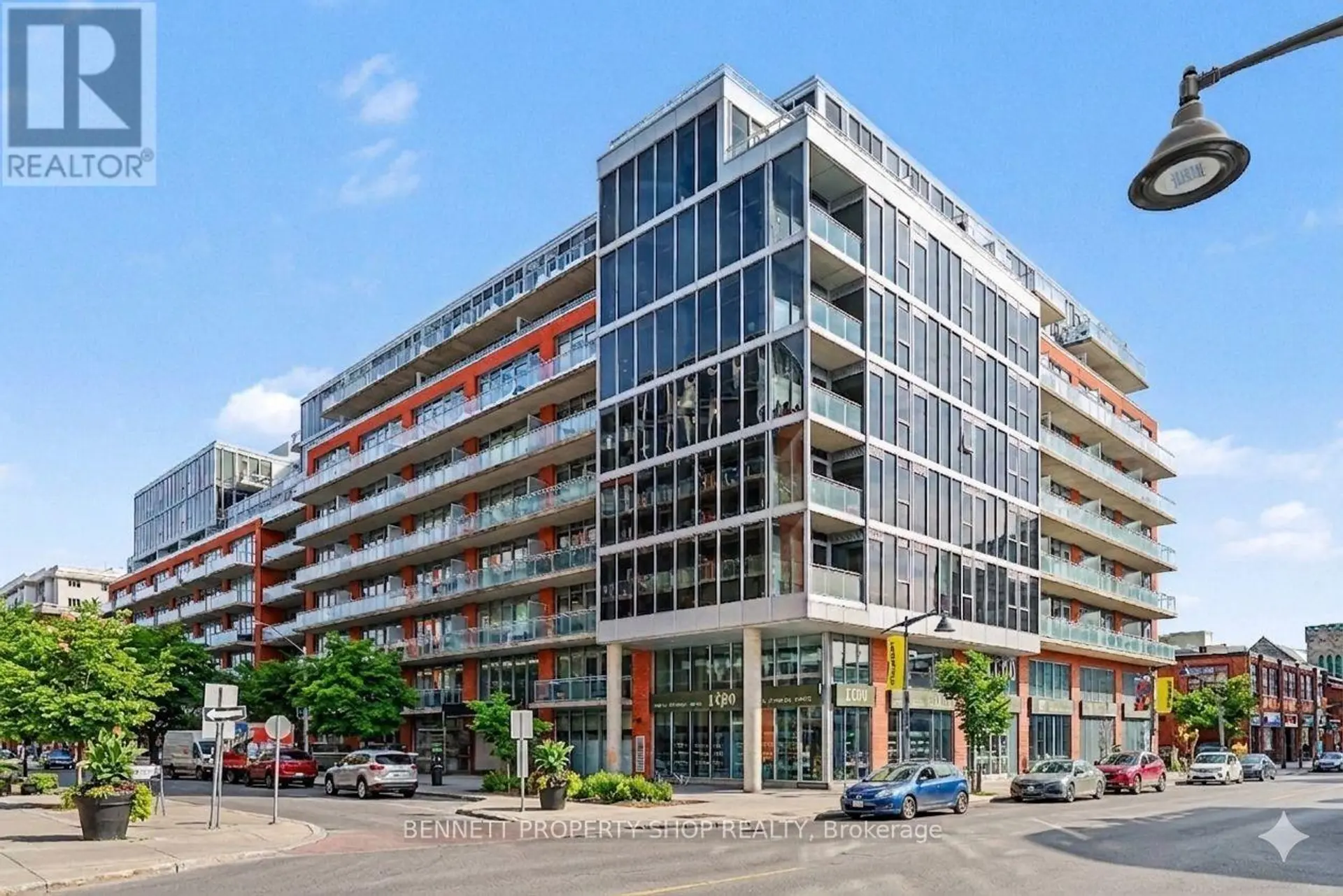 #811 360 MCLEOD STREET - Image 1