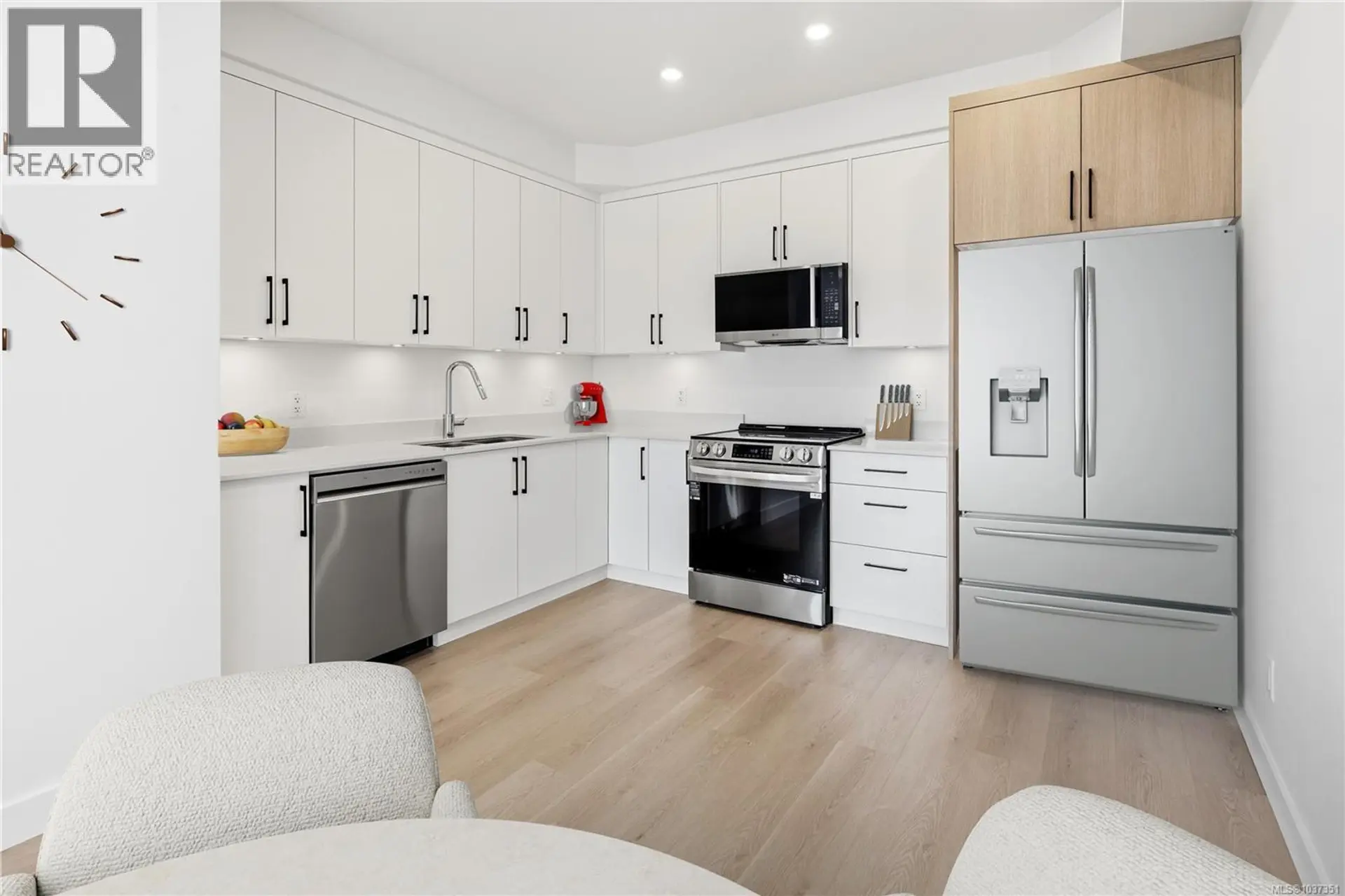 #101 7057 Central Saanich Rd - Image 4