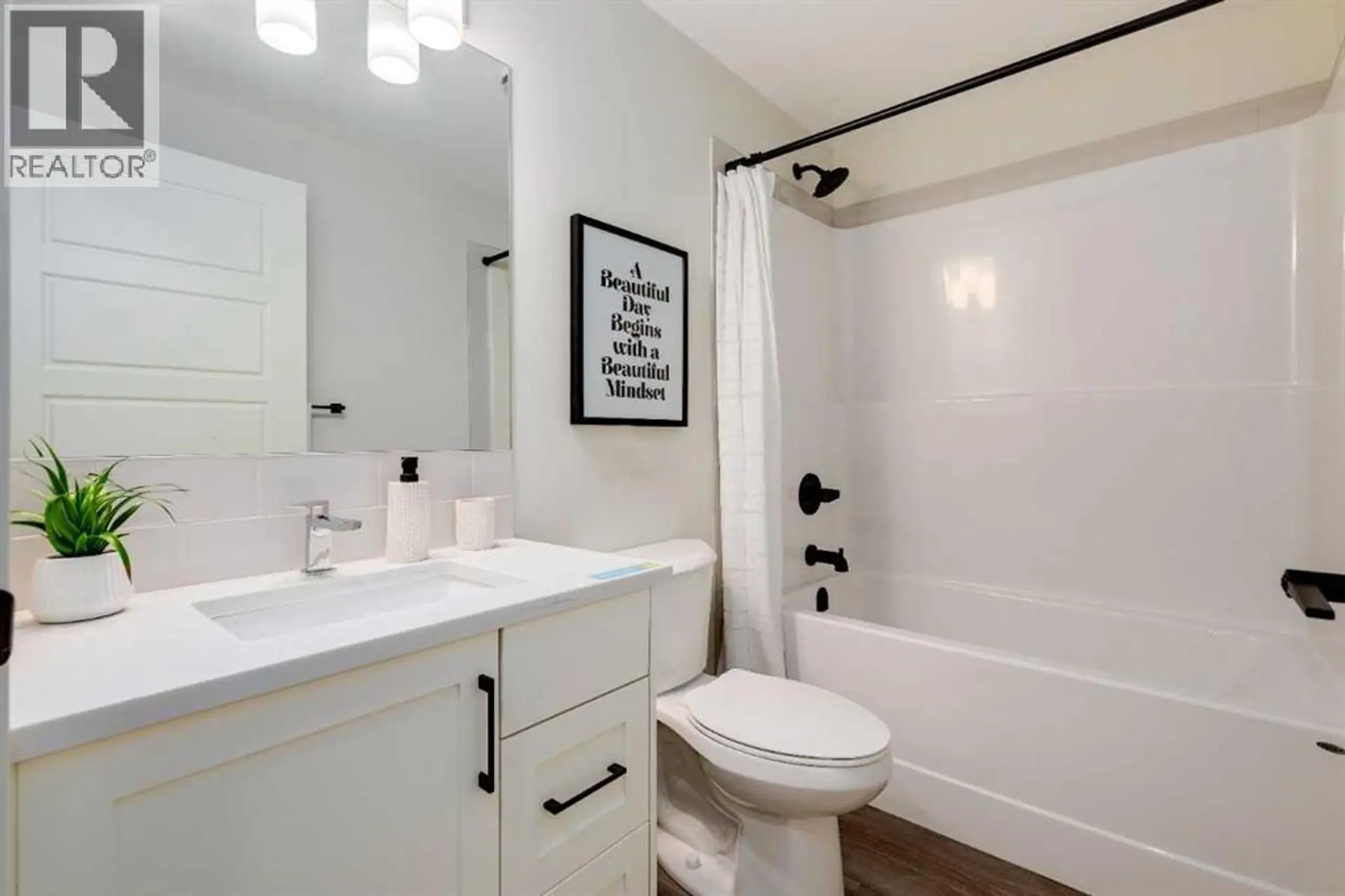 #205 40 Livingston Parade NE - Image 9
