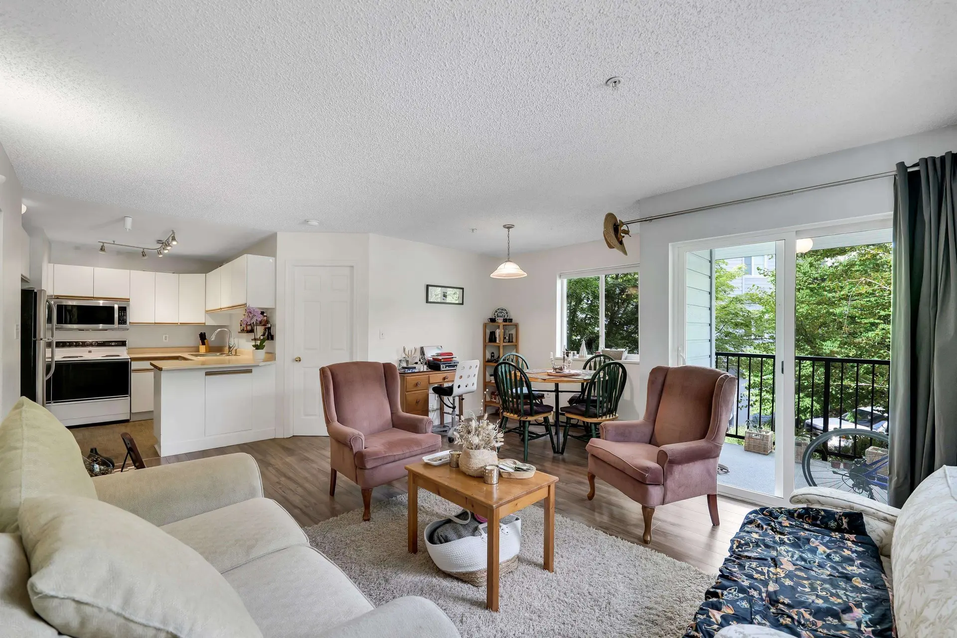 #201B 40120 Willow Crescent - Image 6