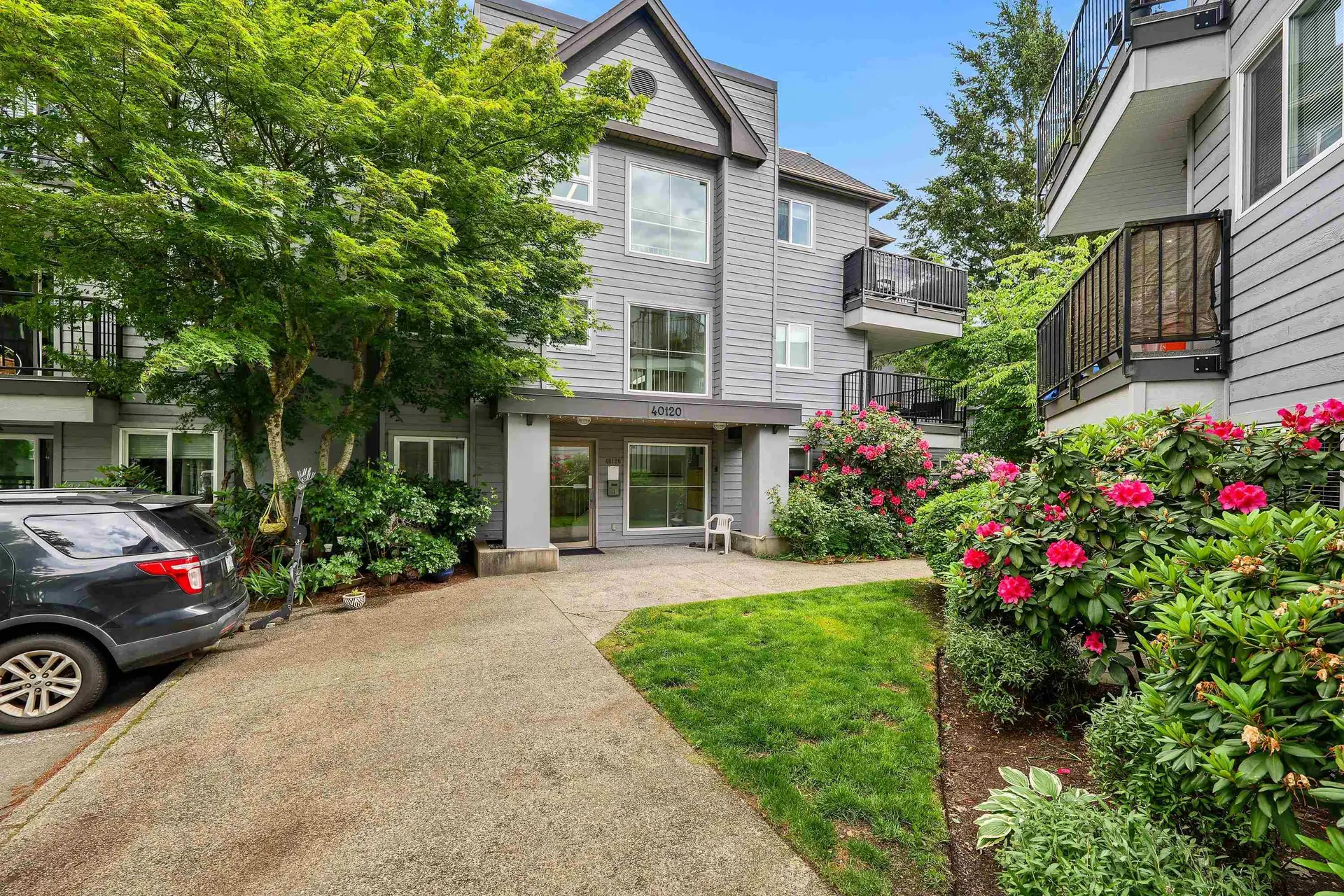 #201B 40120 Willow Crescent - Image 1