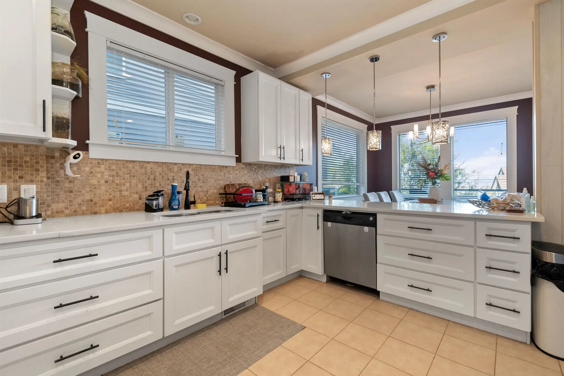 47202 Skyline Drive - Image 3