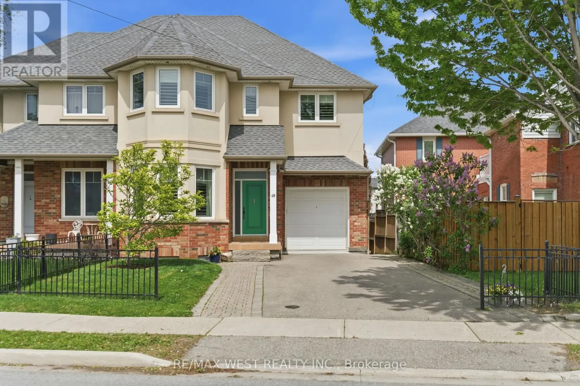 49 BRONTE STREET S - Image 1