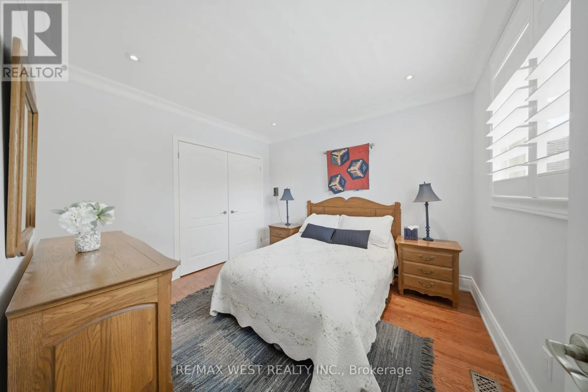 49 BRONTE STREET S - Image 10