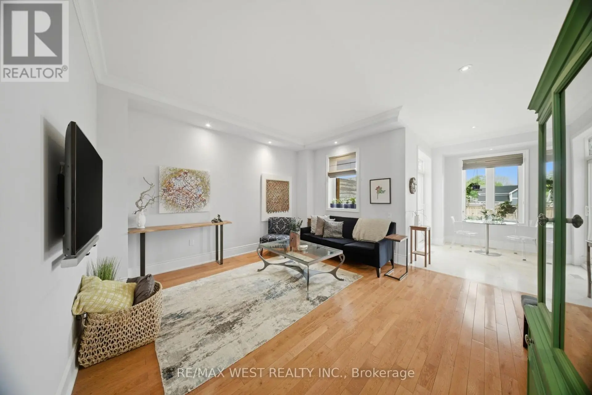 49 BRONTE STREET S - Image 2