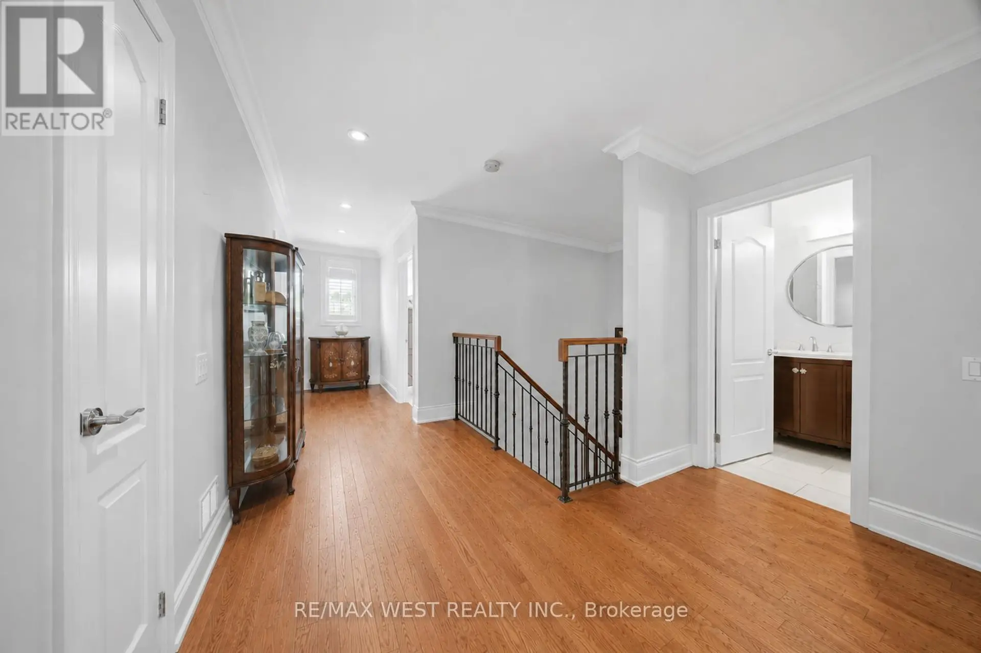 49 BRONTE STREET S - Image 6