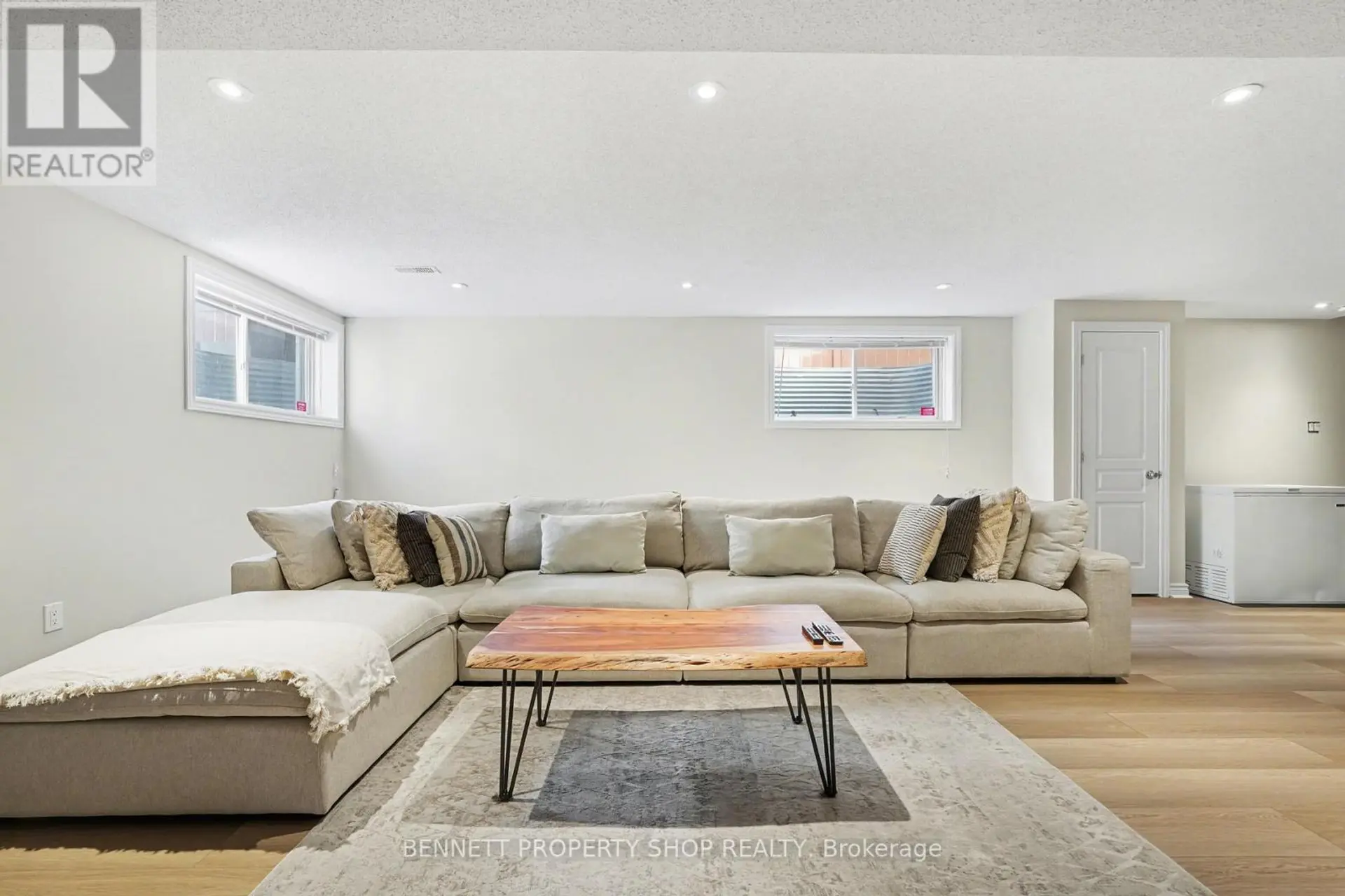 554 STARGAZER CRESCENT - Image 18