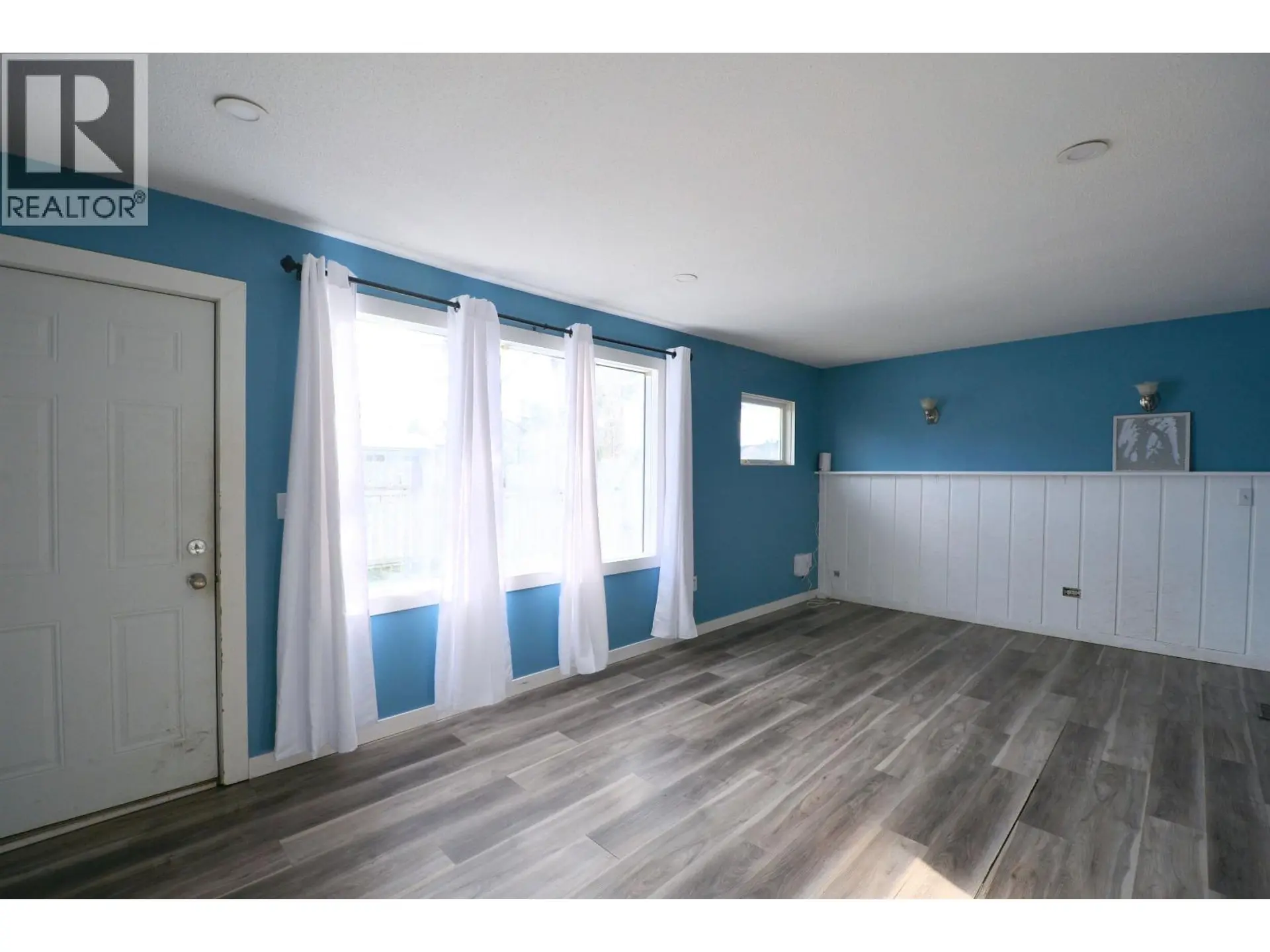 2440 15TH AVENUE - Image 4