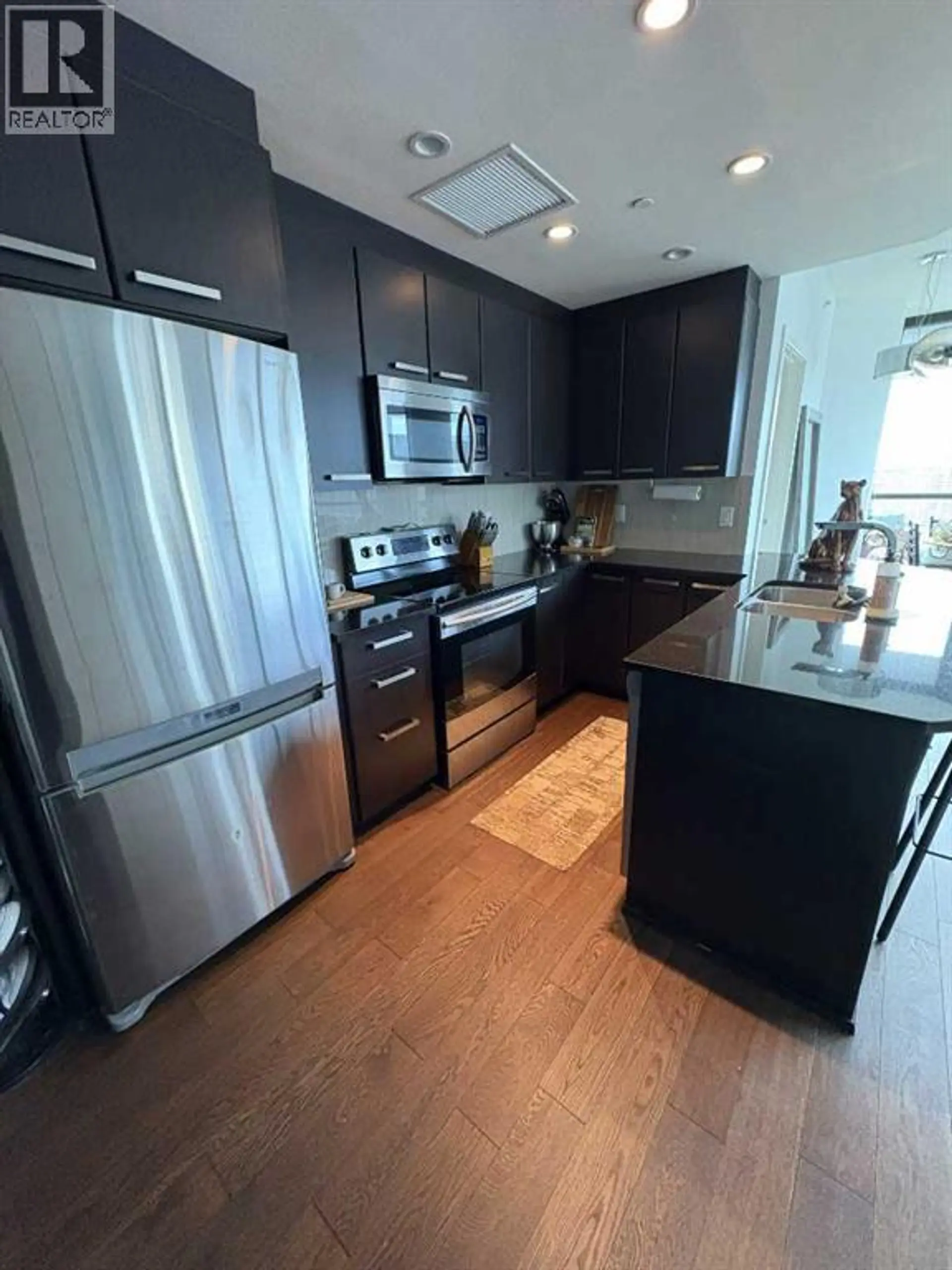 #2010 225 11 Avenue SE - Image 3