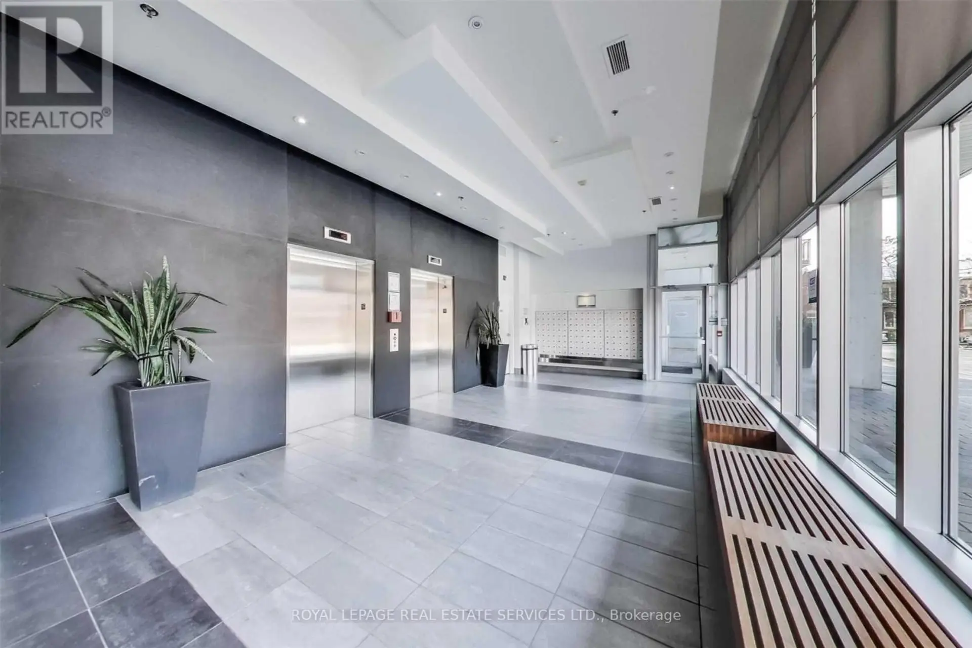 #210 60 BATHURST STREET - Image 13