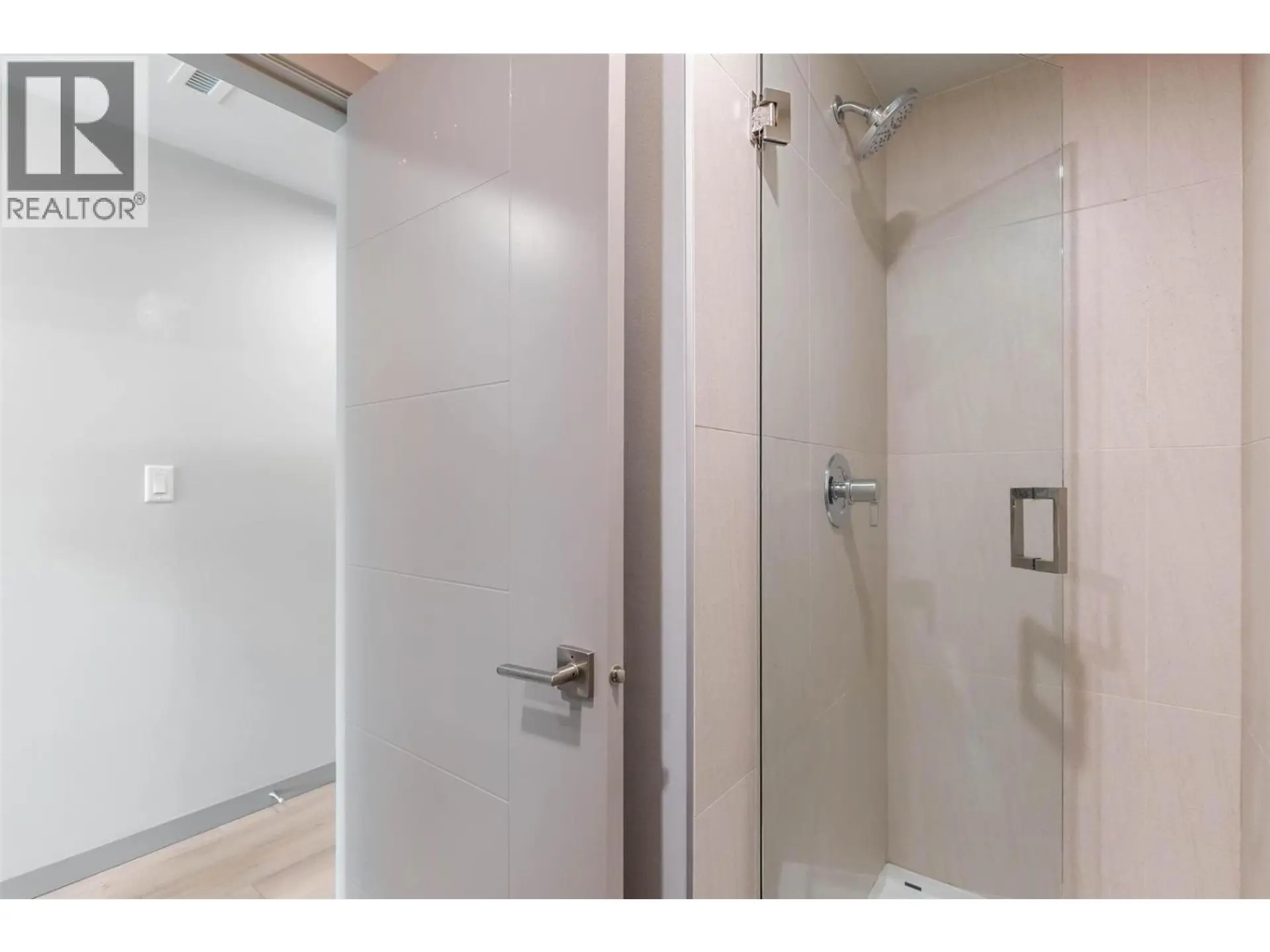 #210 345 Dougall Road N - Image 10