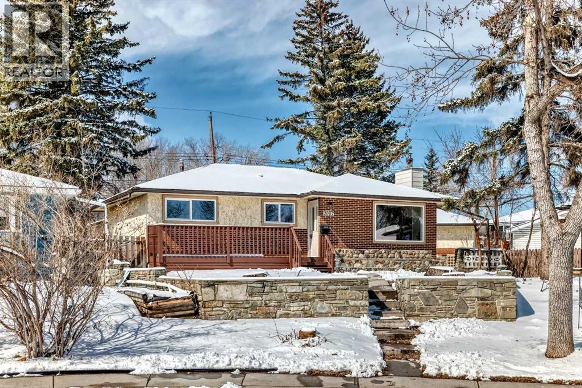 2007 Cottonwood Crescent SE - Image 1