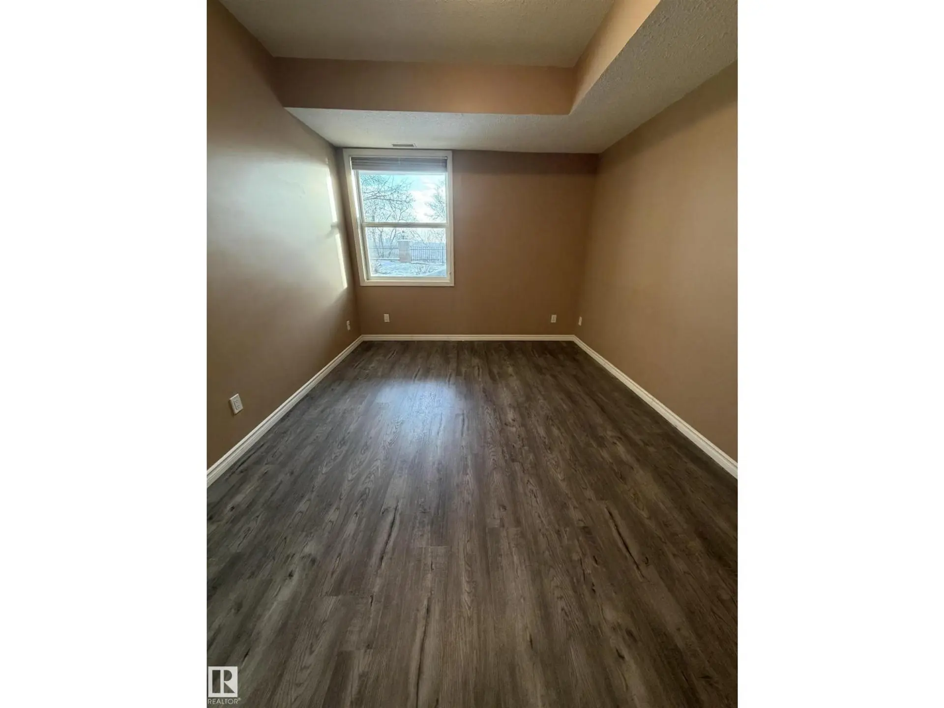 #113 9507 101 AV NW - Image 4