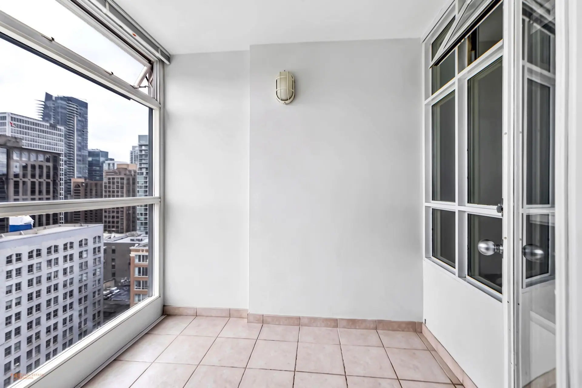 #2010 438 Seymour Street - Image 12