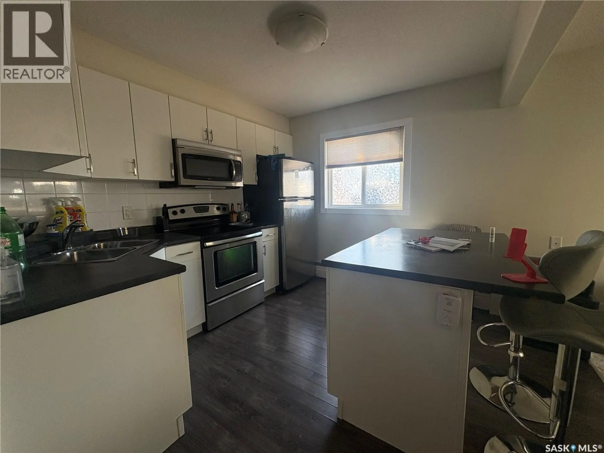 #3 2060 Lorne STREET - Image 4