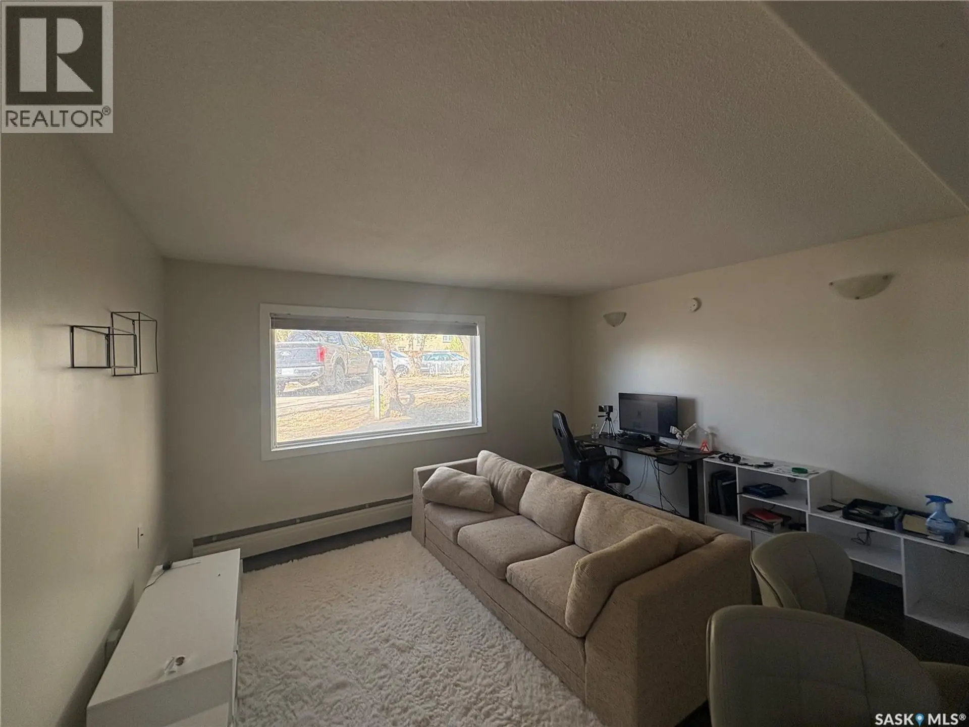 #3 2060 Lorne STREET - Image 8