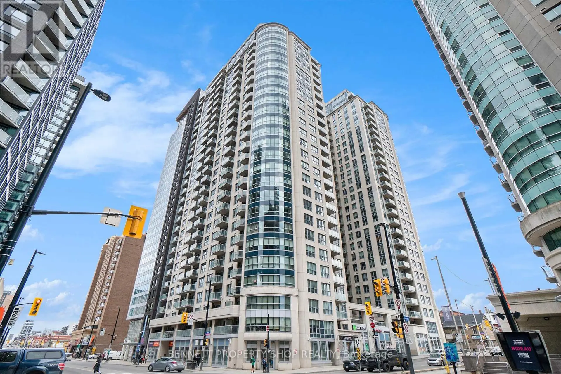 #807 242 RIDEAU STREET - Image 1