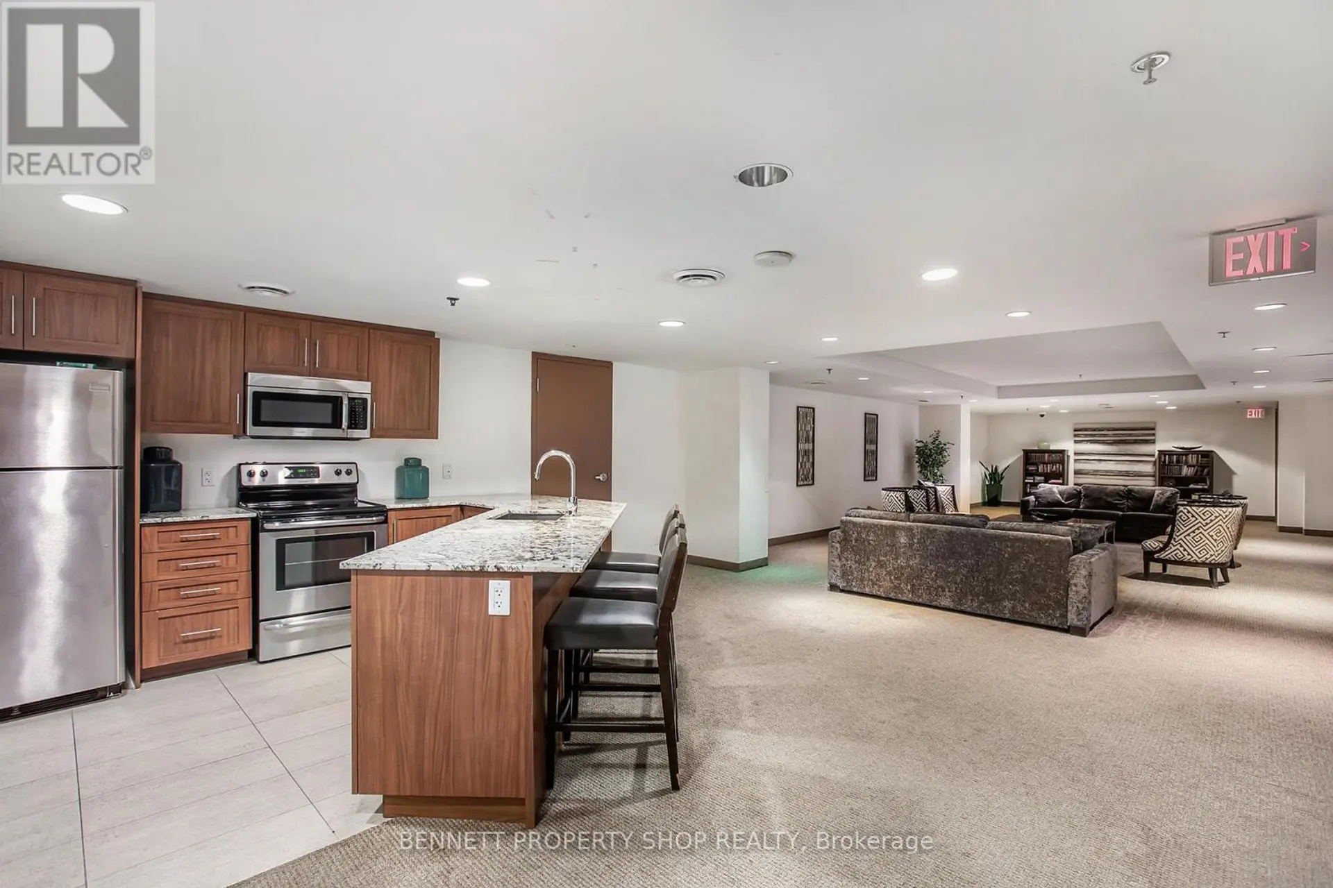 #807 242 RIDEAU STREET - Image 10