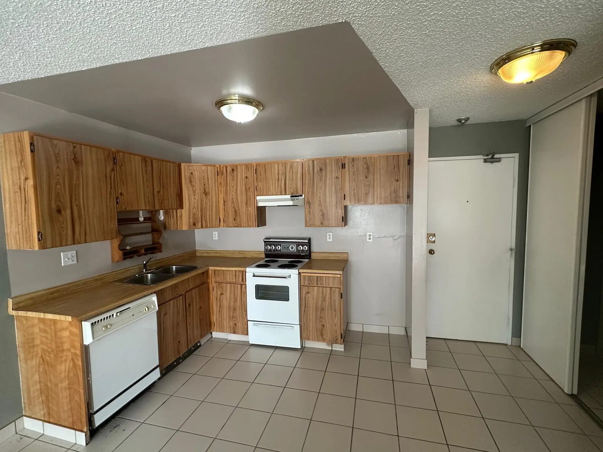 #104 1122 King Albert Avenue - Image 3