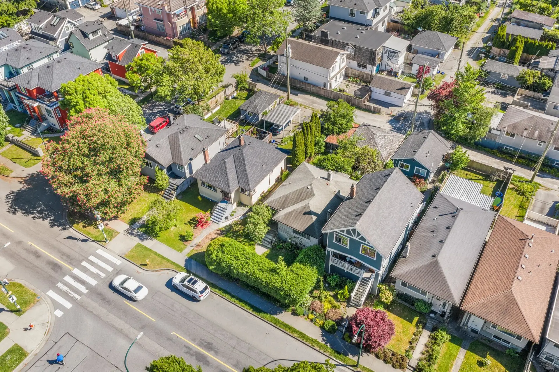 880 E 33rd Avenue - Image 6