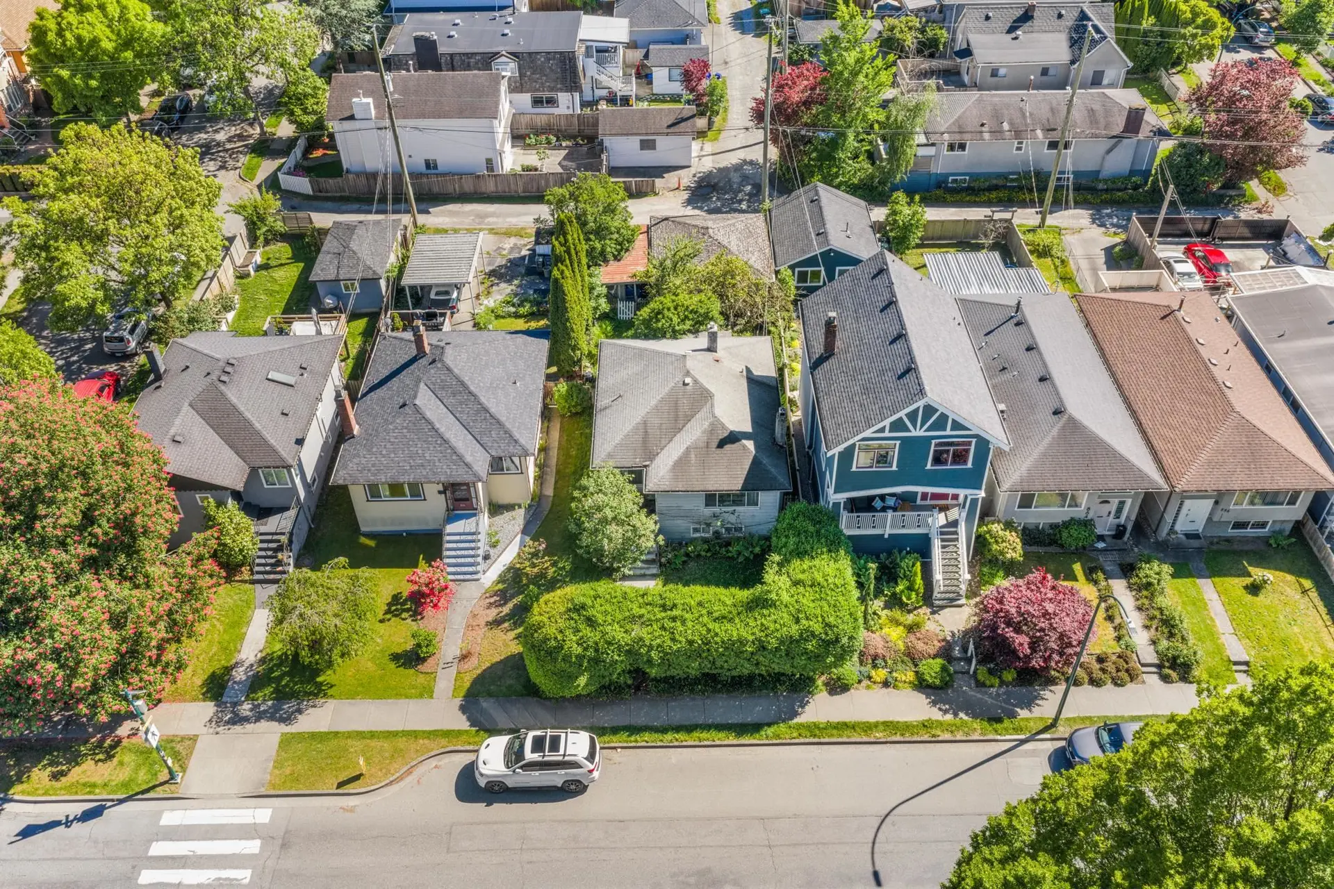 880 E 33rd Avenue - Image 3