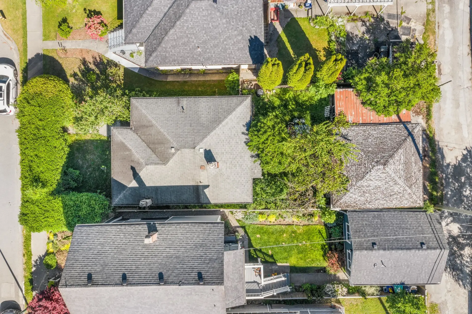 880 E 33rd Avenue - Image 1