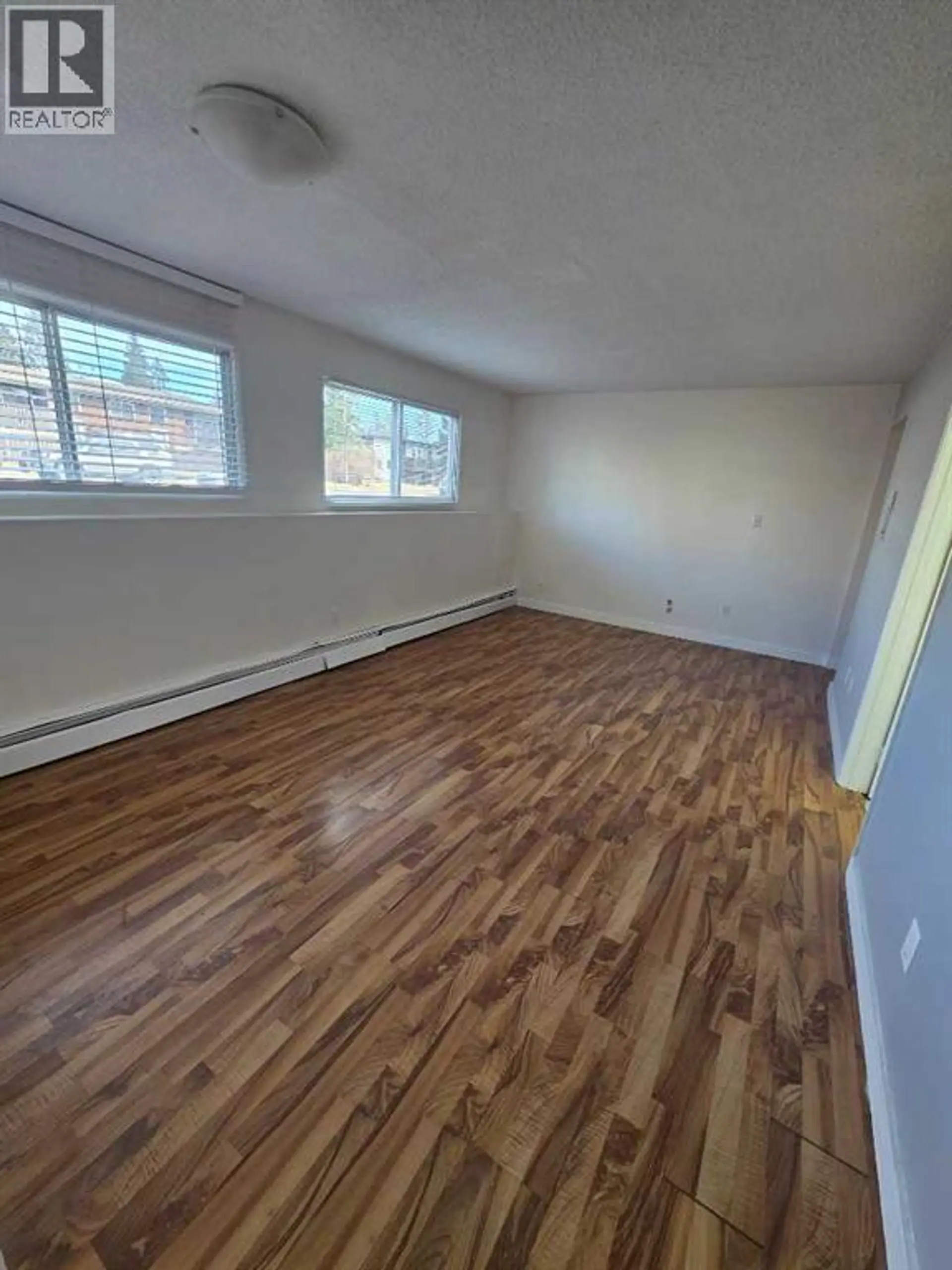 4503 73 Street NW - Image 11