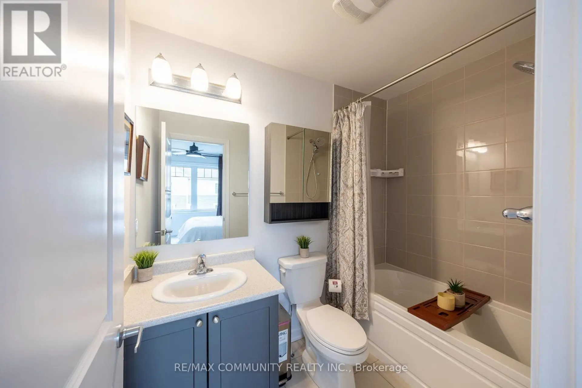 #128 2500 HILL RISE COURT - Image 17