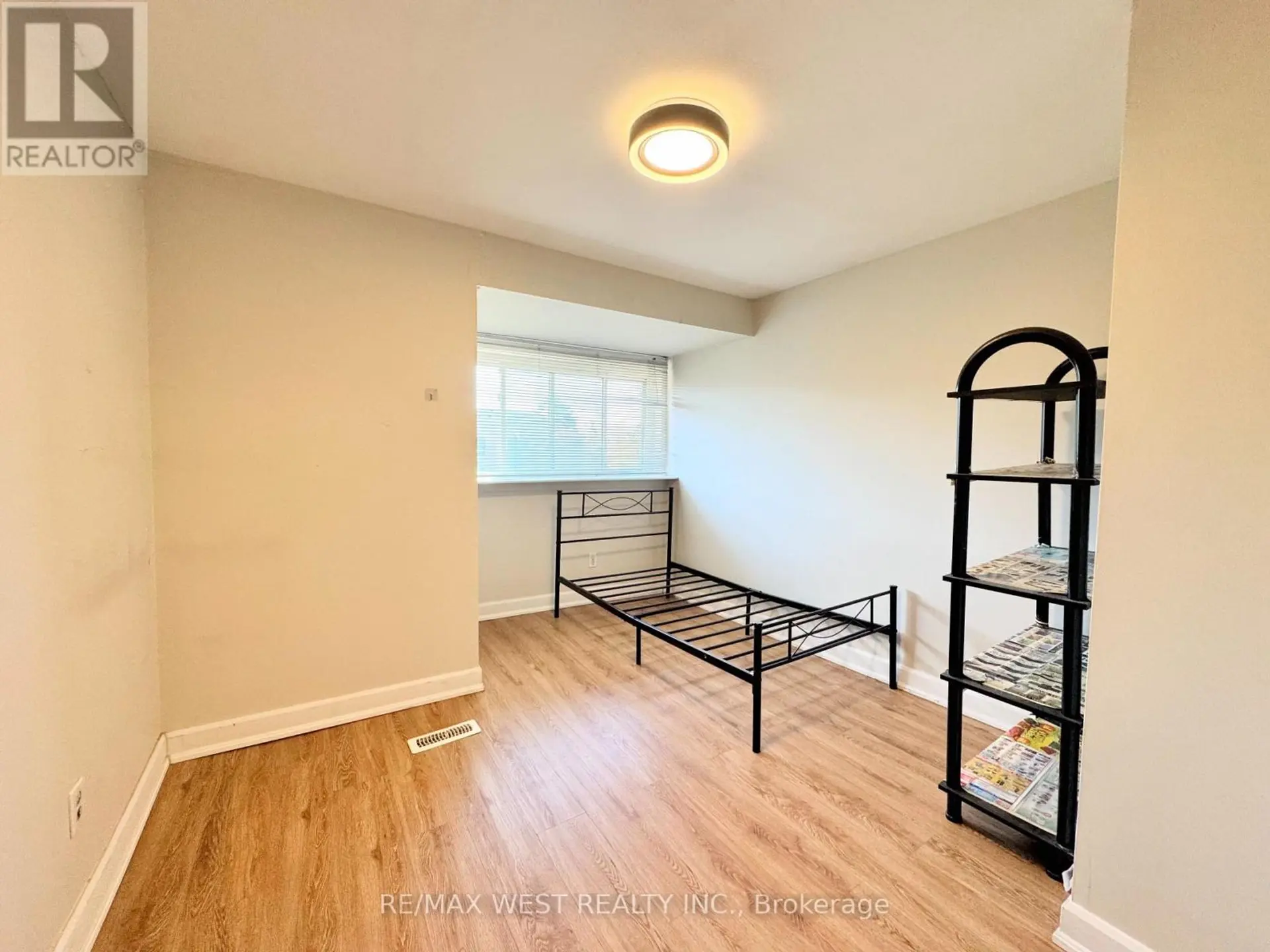 #234 260 JOHN GARLAND BOULEVARD - Image 15
