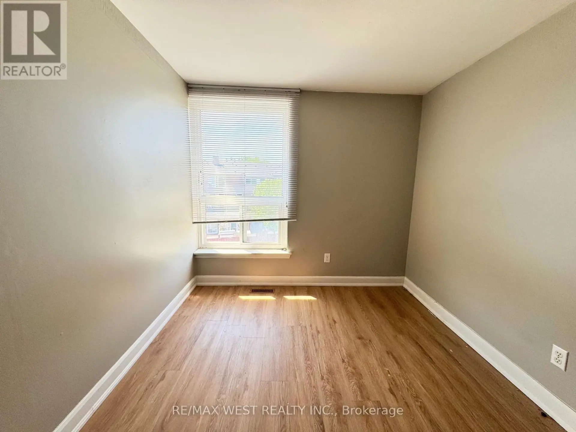 #234 260 JOHN GARLAND BOULEVARD - Image 17
