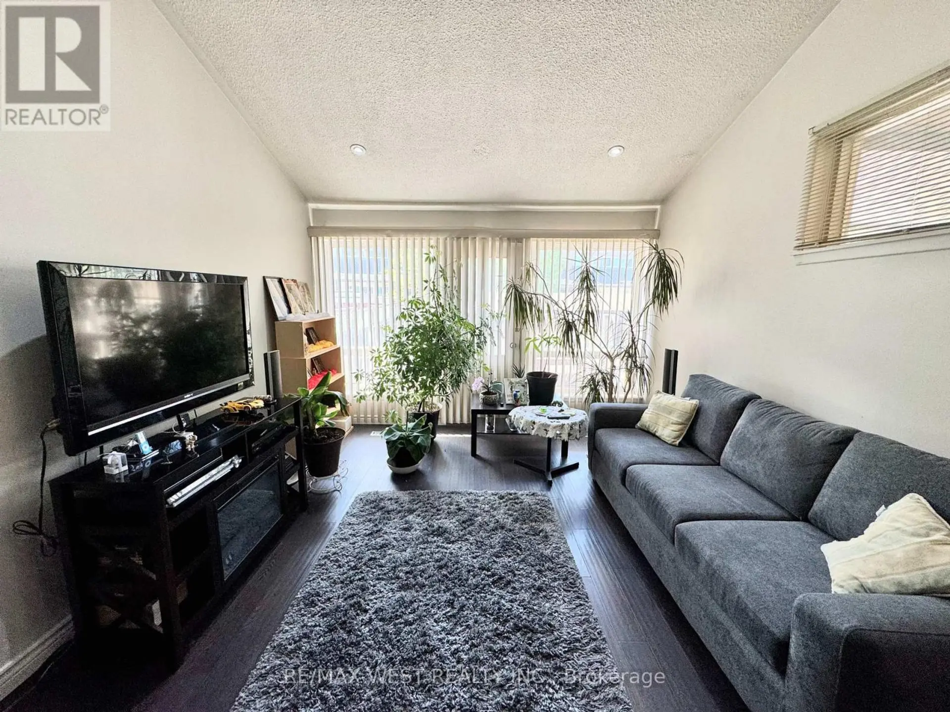 #234 260 JOHN GARLAND BOULEVARD - Image 6