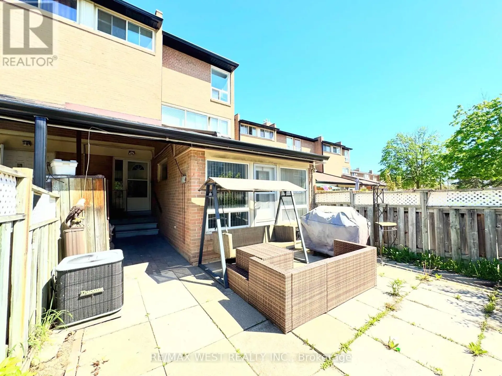 #234 260 JOHN GARLAND BOULEVARD - Image 2