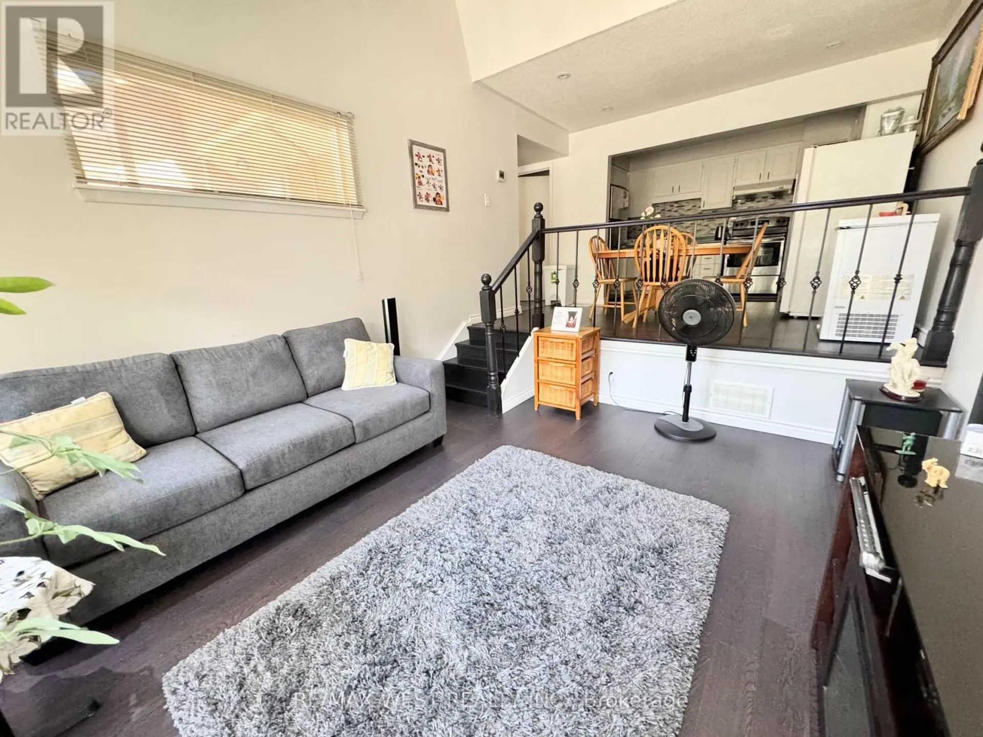 #234 260 JOHN GARLAND BOULEVARD - Image 5