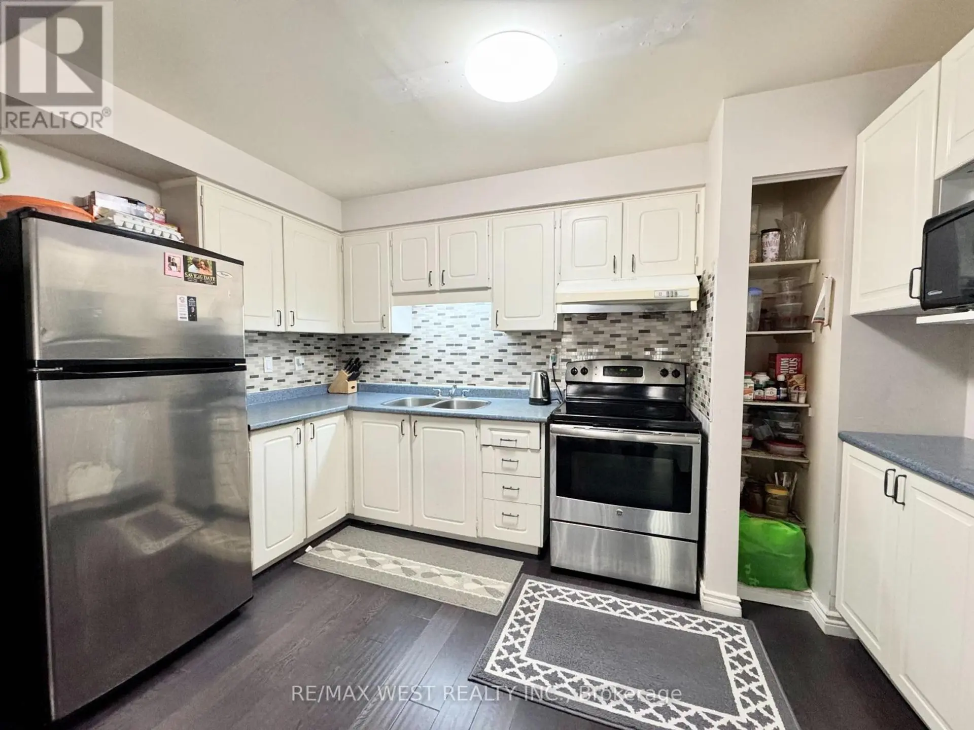 #234 260 JOHN GARLAND BOULEVARD - Image 8