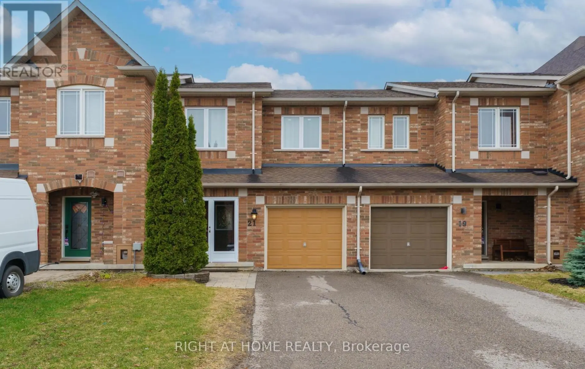 21 MARSHVIEW AVENUE - Image 1