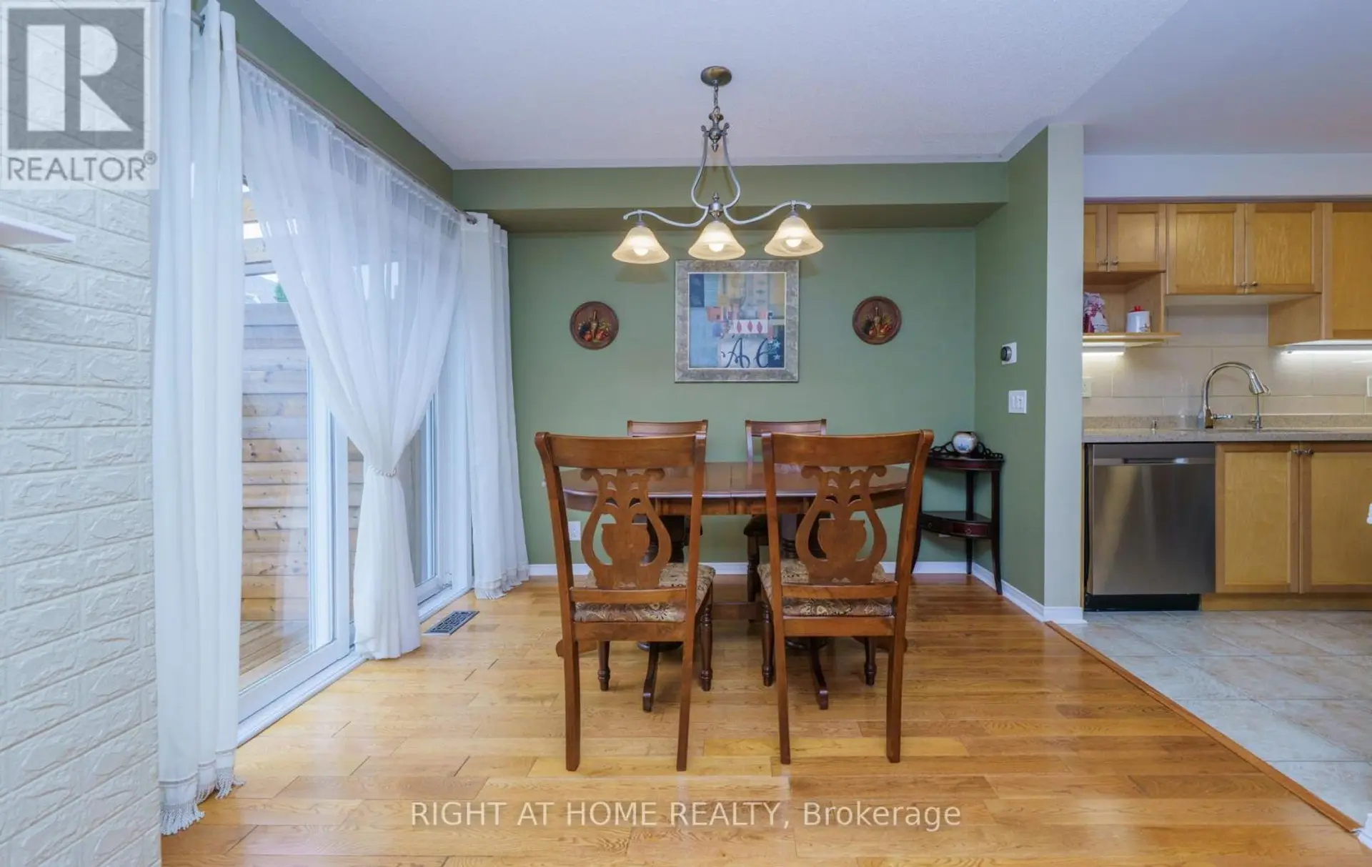 21 MARSHVIEW AVENUE - Image 8