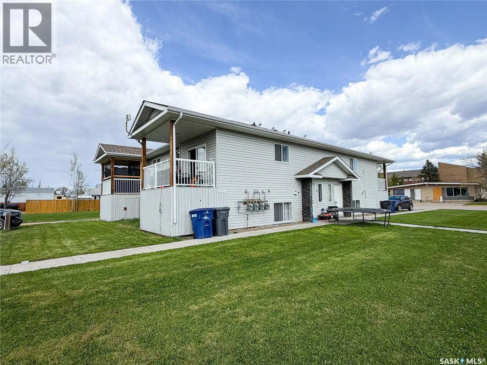 215 2nd STREET W - Image 2