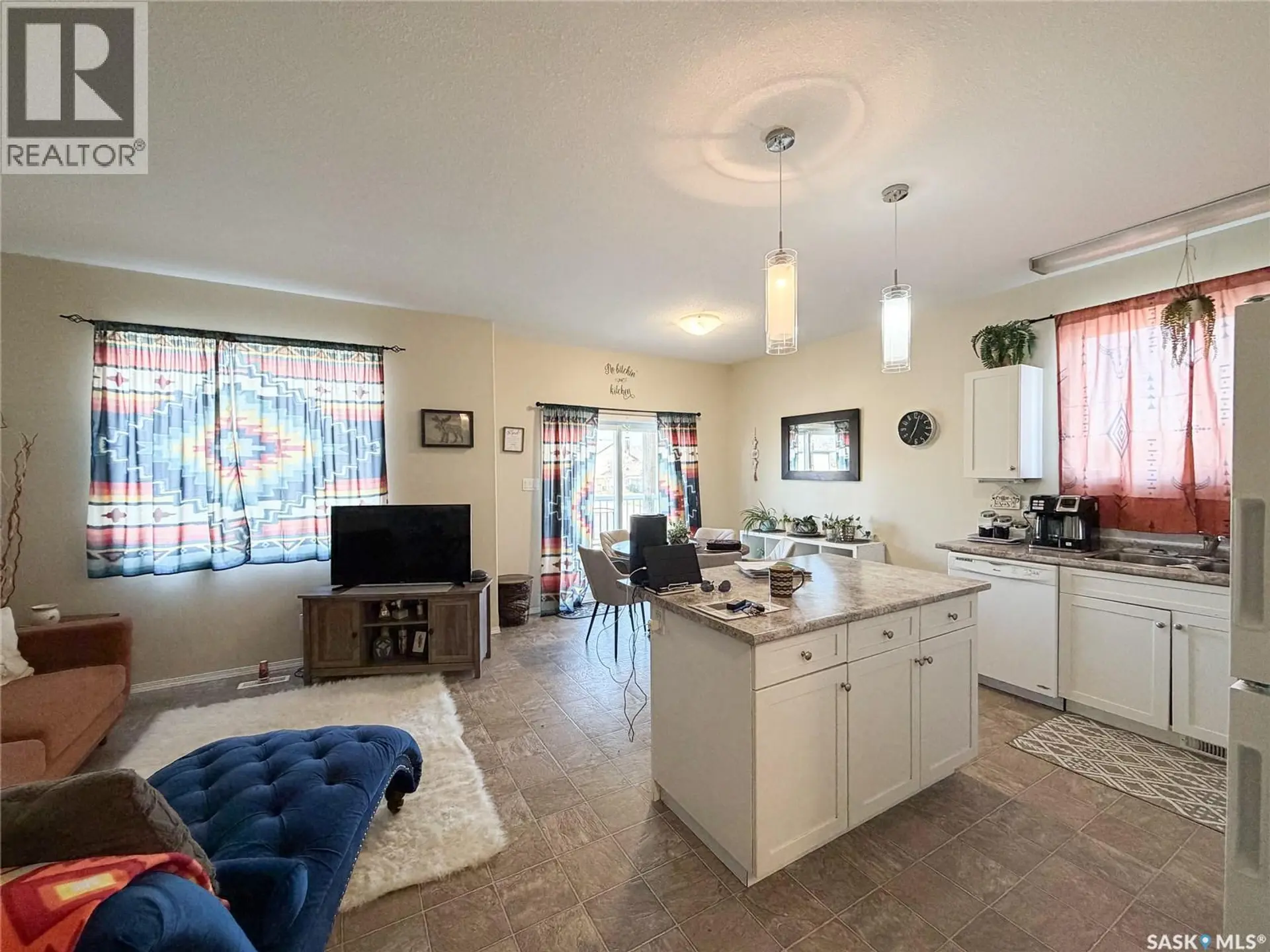 215 2nd STREET W - Image 6