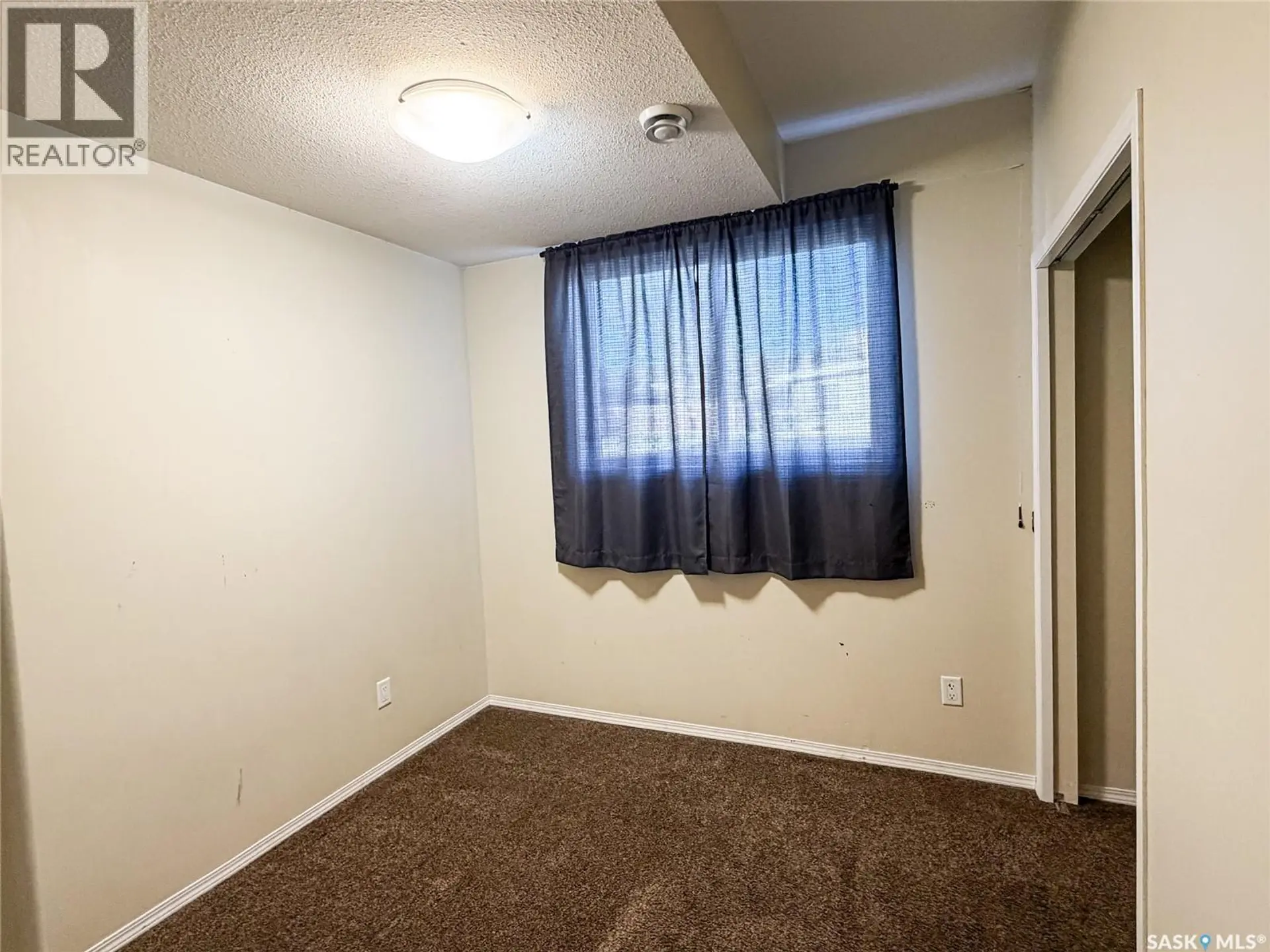 215 2nd STREET W - Image 12