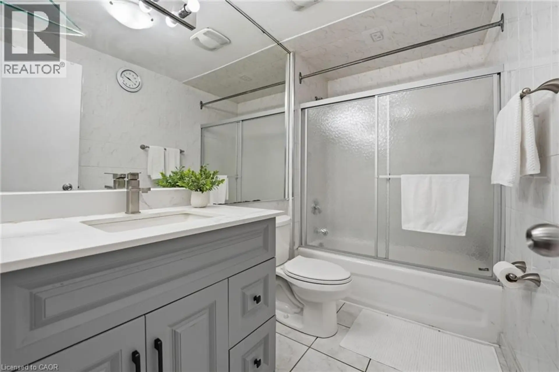 39 RIVIERA Drive - Image 12