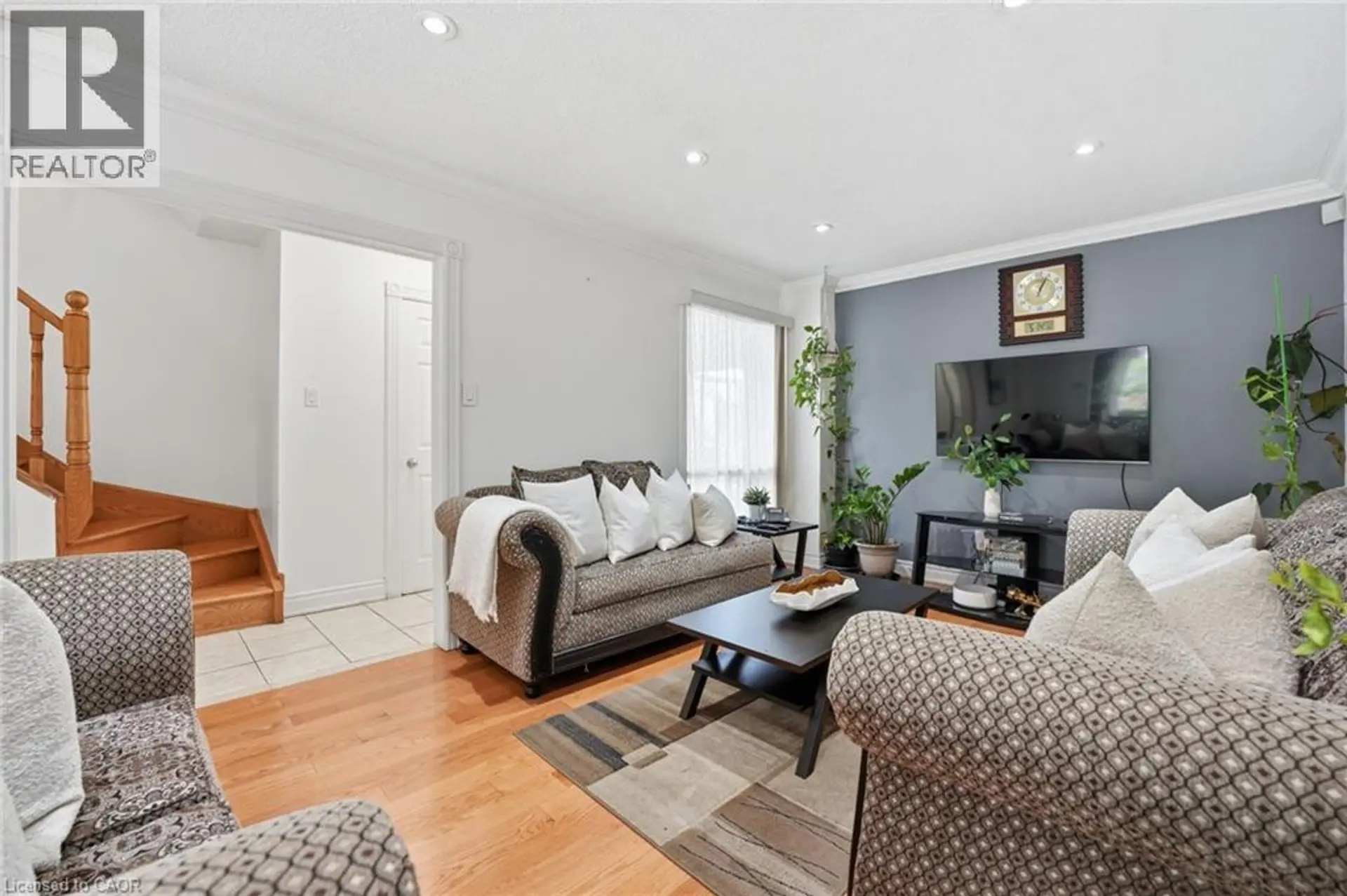 39 RIVIERA Drive - Image 4