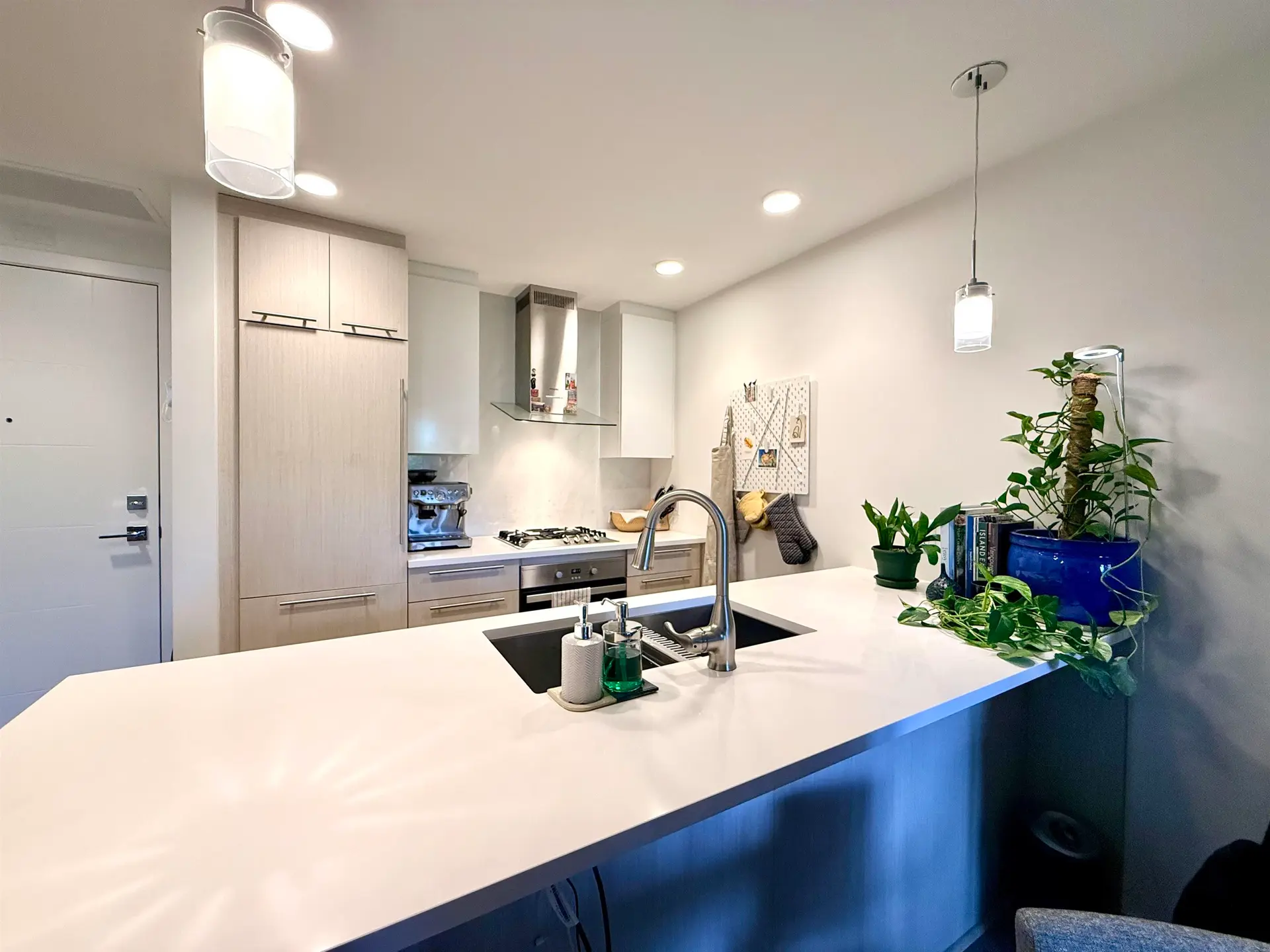 #305 5033 Cambie Street - Image 5
