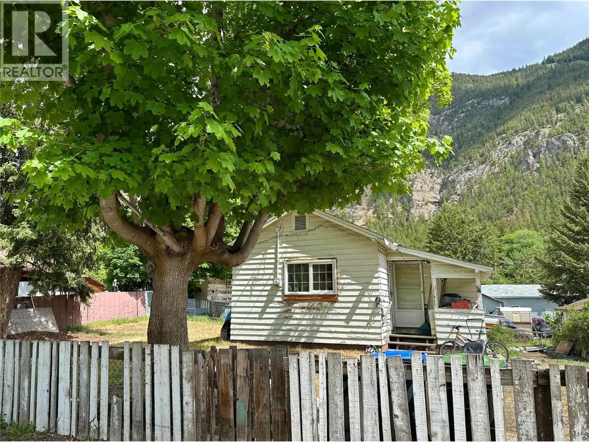 959 Cawston Avenue - Image 3